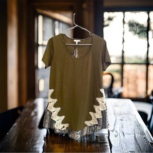 NWOT lace detailed summer top